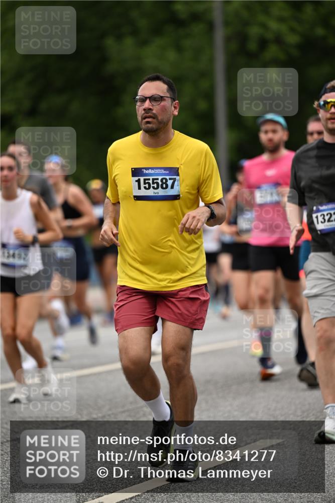29.06.2025 - hella hamburg halbmarathon Dr. Thomas Lammeyer http://msf.ph/oto/8341277 29.06.2025 10:40:19 Kennedybrücke 1036, 1102, 1183, 1284, 1336, 1717, 2352, 2588, 2827, 3243, 3741, 3990, 4413, 4902, 4937, 5012, 5240, 5531, 6021, 6381, 6845, 6896, 7111, 7275, 7927, 8356, 8947, 10047, 10119, 10336, 10341, 10567, 11010, 11187, 11198 meine-sportfotos.de