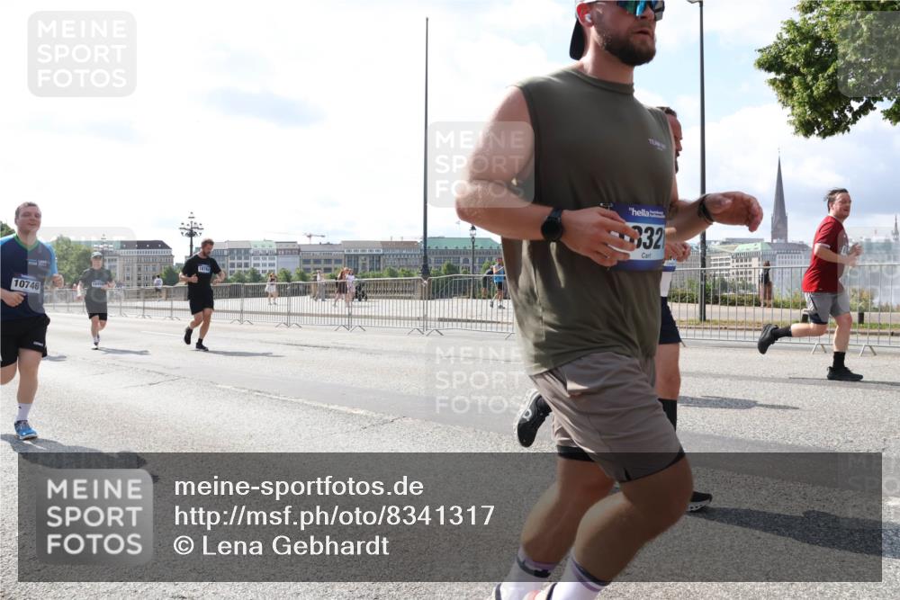29.06.2025 - hella hamburg halbmarathon Lena Gebhardt http://msf.ph/oto/8341317 29.06.2025 10:00:42 Lombardsbrücke 18763, 10746, 332, 1019, 1180, 1526, 1544, 1568, 1583, 1611, 1681, 2027, 2086, 2236, 2346, 2426, 2474, 2606, 2652, 2730, 2982, 3042, 3059, 3141, 3177, 3319, 3400, 3740, 3794, 3861, 3983, 4419, 4579, 4594, 4616, 4708, 4767, 4813, 4940, 4945, 5033, 5418, 5643, 5728, 5870, 6082, 6084, 6104, 6138, 6147, 6220, 6260, 6443, 6470, 6714, 6757, 7757, 7759, 7761, 8255, 8326, 8478, 8632, 8923, 9124, 9553, 9555, 9577, 10074, 10271, 10599 meine-sportfotos.de