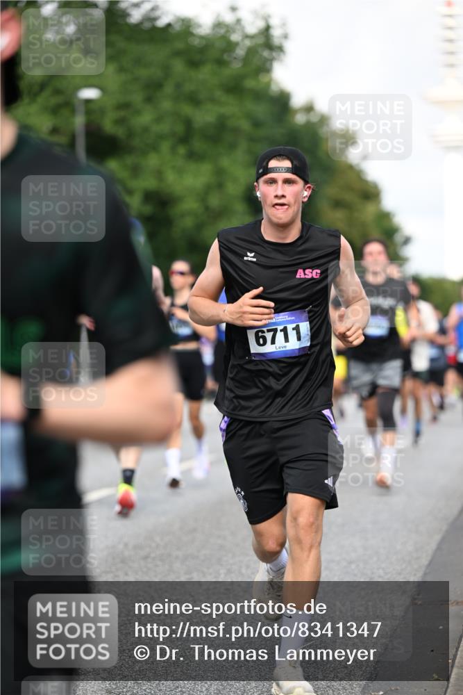 29.06.2025 - hella hamburg halbmarathon Dr. Thomas Lammeyer http://msf.ph/oto/8341347 29.06.2025 09:55:59 Kennedybrücke 1057, 1139, 1169, 1220, 1512, 1604, 3305, 3618, 4565, 4871, 4915, 5007, 5011, 5231, 5336, 6373, 6711, 7185, 7432, 7710, 7961, 8564, 8852, 9444, 10251, 10493, 10691, 10741, 11062 meine-sportfotos.de