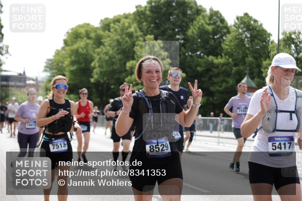 29.06.2025 - hella hamburg halbmarathon Jannik Wohlers http://msf.ph/oto/8341353 29.06.2025 10:42:16 Lombardsbrücke 1656, 1964, 1994, 2134, 2401, 2538, 2580, 2940, 2941, 3283, 3874, 4092, 4334, 4778, 5403, 5417, 6120, 6764, 7040, 7513, 8161, 8529, 8816, 10454, 10697, 11142, 12151, 12441, 13070, 13241, 13776, 14042, 14084, 14126, 14170, 14556, 14636, 14769, 15168, 15190, 15219, 15221, 15820, 15977, 16612, 16892 meine-sportfotos.de