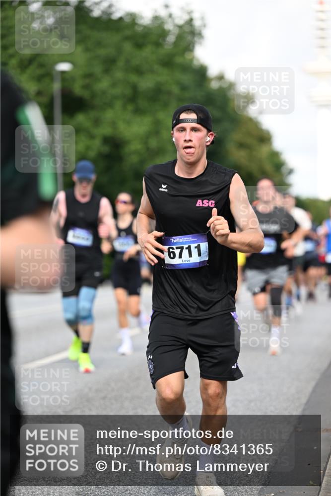 29.06.2025 - hella hamburg halbmarathon Dr. Thomas Lammeyer http://msf.ph/oto/8341365 29.06.2025 09:55:59 Kennedybrücke 1057, 1139, 1169, 1220, 1512, 1604, 3305, 3618, 4565, 4871, 4915, 5007, 5011, 5231, 5336, 6373, 6711, 7185, 7432, 7710, 7961, 8564, 8852, 9444, 10251, 10493, 10691, 10741, 11062 meine-sportfotos.de