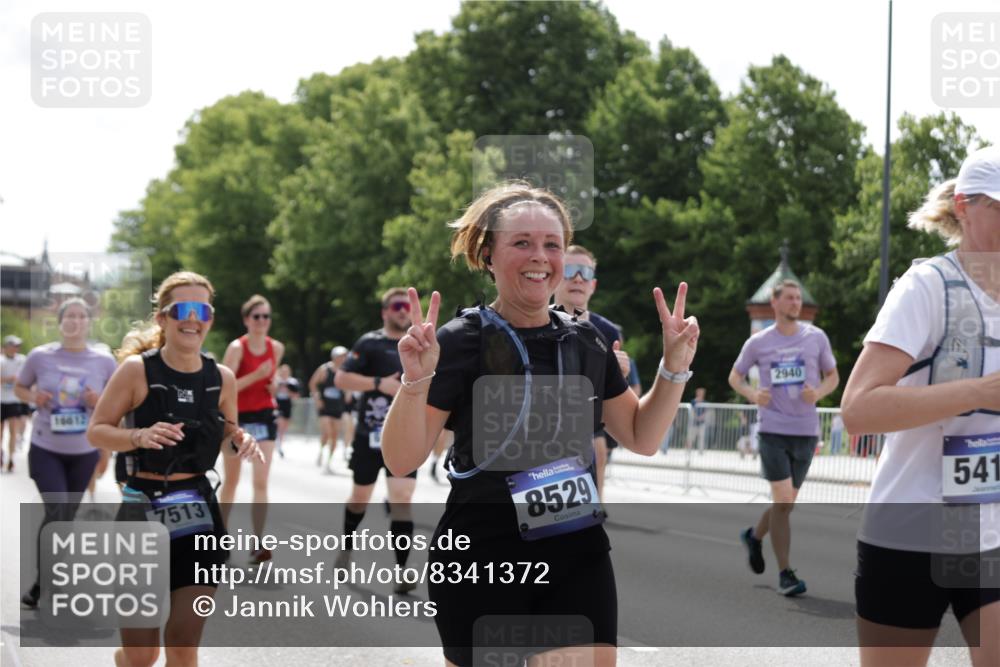 29.06.2025 - hella hamburg halbmarathon Jannik Wohlers http://msf.ph/oto/8341372 29.06.2025 10:42:16 Lombardsbrücke 1656, 1964, 1994, 2134, 2401, 2538, 2580, 2940, 2941, 3283, 3874, 4092, 4334, 4778, 5403, 5417, 6120, 6764, 7040, 7513, 8161, 8529, 8816, 10454, 10697, 11142, 12151, 12441, 13070, 13241, 13776, 14042, 14084, 14126, 14170, 14556, 14636, 14769, 15168, 15190, 15219, 15221, 15820, 15977, 16612, 16892 meine-sportfotos.de