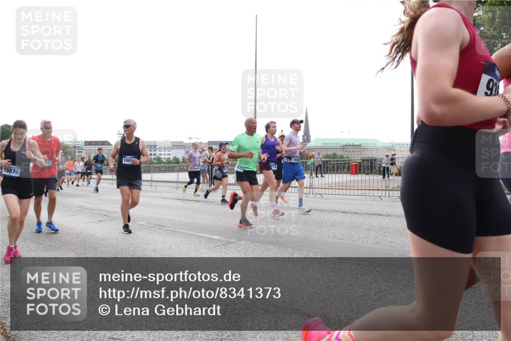 29.06.2025 - hella hamburg halbmarathon Lena Gebhardt http://msf.ph/oto/8341373 29.06.2025 10:38:16 Lombardsbrücke 16876, 52, 1812, 166, 615, 13442, 93, 1196, 1394, 1457, 1578, 1596, 1721, 1742, 1791, 1799, 1901, 1966, 1985, 2113, 2151, 2498, 2786, 3010, 3094, 3095, 3242, 3246, 3286, 3338, 3635, 3636, 3716, 3777, 3841, 3880, 4139, 4155, 4159, 4414, 4883, 4921, 5085, 5089, 5139, 5155, 5300, 5617, 5684, 5713, 5735, 6199, 6200, 6362, 6697, 6751, 6930, 7117, 7118, 7165, 7244, 7371, 7552, 7561, 7629, 7692, 7696, 7868, 7914, 8985, 10836, 11087, 11543 meine-sportfotos.de