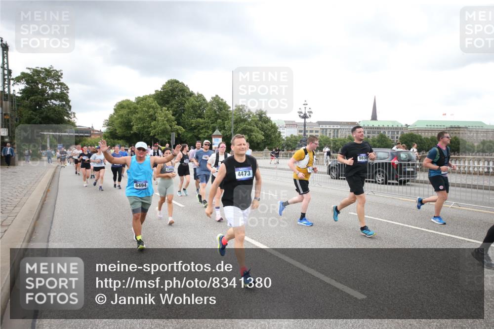 29.06.2025 - hella hamburg halbmarathon Jannik Wohlers http://msf.ph/oto/8341380 29.06.2025 10:55:41 Lombardsbrücke 1738, 1909, 2095, 2793, 3257, 3268, 4265, 4354, 4473, 4836, 5306, 5580, 5994, 6056, 6494, 6968, 7025, 7028, 7516, 7616, 8005, 8305, 8533, 9435, 9606, 9838, 10640, 10740, 10784, 10987, 11862, 11863, 12267, 12551, 13055, 13395, 13405, 13627, 14124, 14142, 14221, 14280, 14281, 14492, 15103, 15173, 15199, 15272, 15696, 15699, 15763, 15764, 16413, 16655, 16960, 17038, 17039, 17398, 18195, 18329, 18349, 19228 meine-sportfotos.de