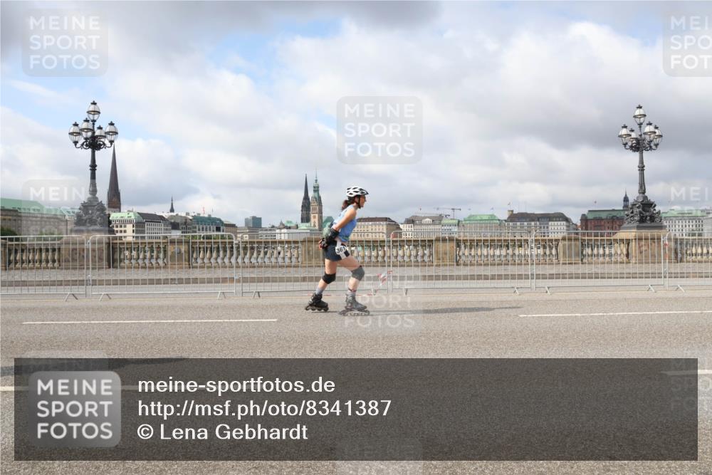 29.06.2025 - hella hamburg halbmarathon Lena Gebhardt http://msf.ph/oto/8341387 29.06.2025 09:09:06 Lombardsbrücke  meine-sportfotos.de