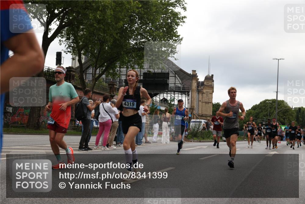 29.06.2025 - hella hamburg halbmarathon Yannick Fuchs http://msf.ph/oto/8341399 29.06.2025 10:52:12 20KM 1319, 1595, 1833, 2250, 2488, 2656, 2840, 2907, 3251, 3859, 4319, 4502, 4550, 4632, 4708, 4767, 5277, 5341, 5675, 5926, 6104, 6138, 6147, 6592, 6595, 7082, 7138, 7189, 7856, 8322, 8585, 9230, 9316, 10020, 10319, 10703, 10788, 11394, 11645, 11846, 12378, 12495, 12585, 12879, 13287, 13512, 13694, 13816, 13880, 14266, 14571, 15197, 15434, 15527, 16189, 16531, 17405, 17415, 17531, 17827, 18068, 18180, 18492, 18501, 18587, 18727 meine-sportfotos.de