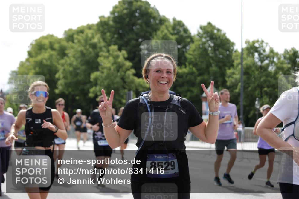 29.06.2025 - hella hamburg halbmarathon Jannik Wohlers http://msf.ph/oto/8341416 29.06.2025 10:42:16 Lombardsbrücke 1656, 1964, 1994, 2134, 2401, 2538, 2580, 2940, 2941, 3283, 3874, 4092, 4334, 4778, 5403, 5417, 6120, 6764, 7040, 7513, 8161, 8529, 8816, 10454, 10697, 11142, 12151, 12441, 13070, 13241, 13776, 14042, 14084, 14126, 14170, 14556, 14636, 14769, 15168, 15190, 15219, 15221, 15820, 15977, 16612, 16892 meine-sportfotos.de