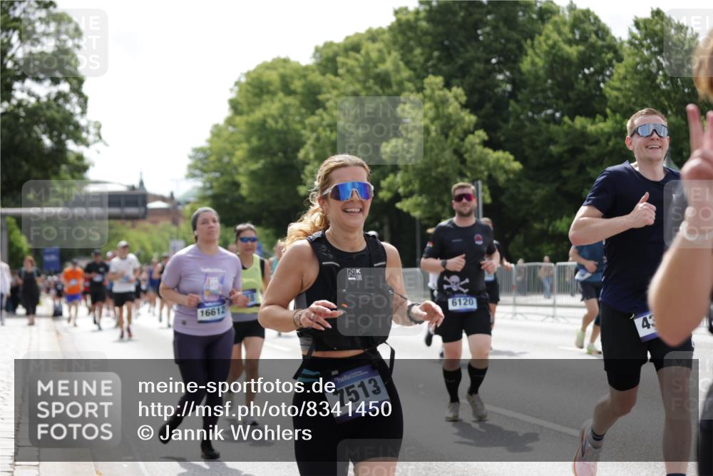 29.06.2025 - hella hamburg halbmarathon Jannik Wohlers http://msf.ph/oto/8341450 29.06.2025 10:42:17 Lombardsbrücke 1656, 1964, 1994, 2134, 2401, 2538, 2580, 2940, 2941, 3283, 3874, 4092, 4105, 4334, 4385, 4778, 5417, 6120, 6764, 7513, 8161, 8529, 8816, 10454, 10697, 11142, 11710, 12151, 12441, 13070, 13241, 13776, 14042, 14084, 14126, 14170, 14556, 14636, 14694, 14769, 15168, 15190, 15219, 15221, 15820, 15977, 16612, 16892 meine-sportfotos.de