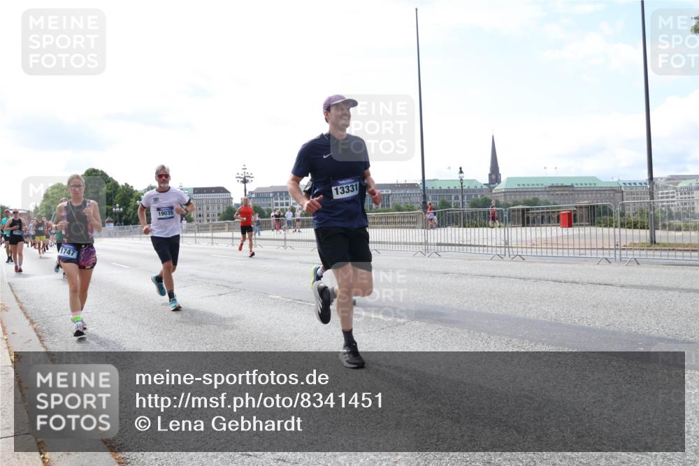 29.06.2025 - hella hamburg halbmarathon Lena Gebhardt http://msf.ph/oto/8341451 29.06.2025 10:13:27 Lombardsbrücke 1747, 19035, 13331, 1007, 1747, 1859, 2055, 2359, 2721, 2904, 2961, 2987, 3218, 3360, 3728, 3729, 4187, 4795, 4950, 5232, 5546, 5631, 6026, 6489, 6717, 6724, 7346, 7446, 7447, 7460, 7873, 7913, 8279, 8398, 8405, 8913, 9128, 9141, 9527, 9612, 9631, 10977, 12313, 12492, 12797, 12928, 12929, 13331, 13928, 14404, 15663, 15922, 16030, 16255, 16437, 16491, 17472, 17474, 17699, 17988, 18048, 18222, 18231, 18320, 18732 meine-sportfotos.de