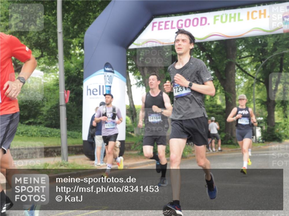 29.06.2025 - hella hamburg halbmarathon KatJ http://msf.ph/oto/8341453 29.06.2025 10:19:16 Zwischen KM18-KM19 2180, 3043, 6781, 7231 meine-sportfotos.de
