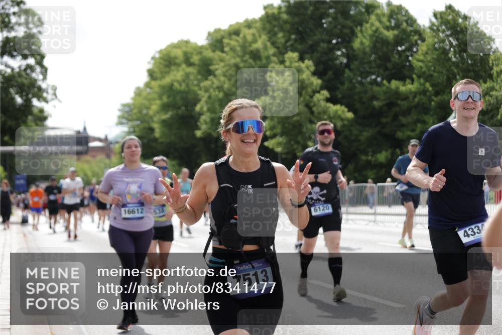 29.06.2025 - hella hamburg halbmarathon Jannik Wohlers http://msf.ph/oto/8341477 29.06.2025 10:42:17 Lombardsbrücke 1656, 1964, 1994, 2134, 2401, 2538, 2580, 2940, 2941, 3283, 3874, 4092, 4105, 4334, 4385, 4778, 5417, 6120, 6764, 7513, 8161, 8529, 8816, 10454, 10697, 11142, 11710, 12151, 12441, 13070, 13241, 13776, 14042, 14084, 14126, 14170, 14556, 14636, 14694, 14769, 15168, 15190, 15219, 15221, 15820, 15977, 16612, 16892 meine-sportfotos.de