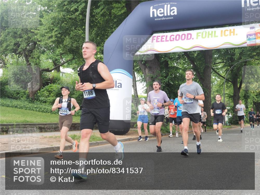 29.06.2025 - hella hamburg halbmarathon KatJ http://msf.ph/oto/8341537 29.06.2025 10:48:40 Zwischen KM18-KM19 1135, 1138, 1188, 1568, 5547 meine-sportfotos.de