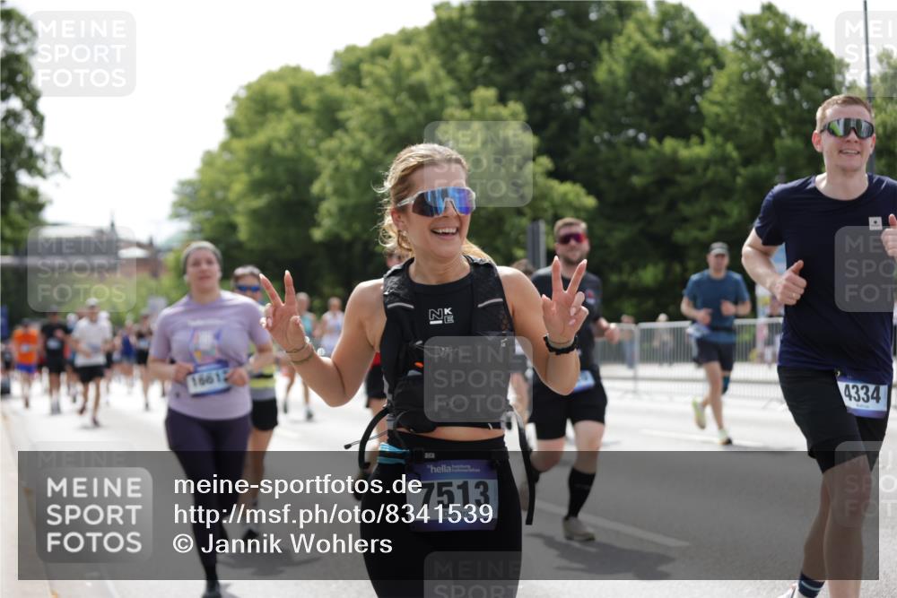 29.06.2025 - hella hamburg halbmarathon Jannik Wohlers http://msf.ph/oto/8341539 29.06.2025 10:42:17 Lombardsbrücke 1656, 1964, 1994, 2134, 2401, 2538, 2580, 2940, 2941, 3283, 3874, 4092, 4105, 4334, 4385, 4778, 5417, 6120, 6764, 7513, 8161, 8529, 8816, 10454, 10697, 11142, 11710, 12151, 12441, 13070, 13241, 13776, 14042, 14084, 14126, 14170, 14556, 14636, 14694, 14769, 15168, 15190, 15219, 15221, 15820, 15977, 16612, 16892 meine-sportfotos.de