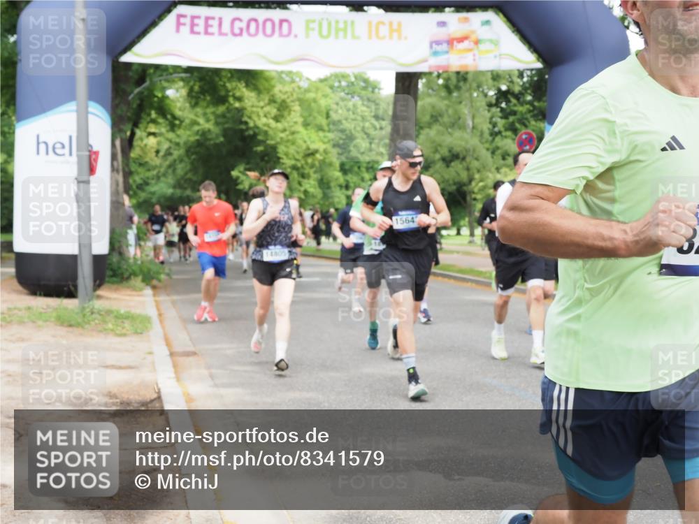 29.06.2025 - hella hamburg halbmarathon MichiJ http://msf.ph/oto/8341579 29.06.2025 10:40:10 Zwischen KM18-KM19 2208, 3715, 4065, 5378, 5638, 6481, 7896, 8273, 8587, 8651, 12135, 12321, 13032, 13211, 13289, 14805, 15643, 16320, 17198, 18901 meine-sportfotos.de