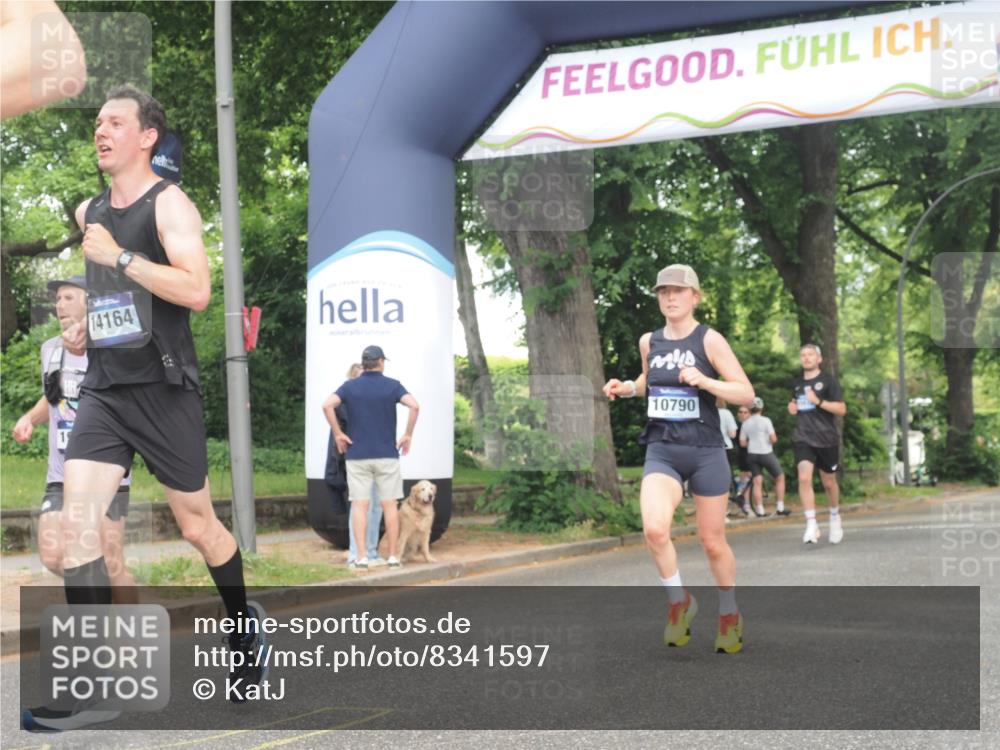 29.06.2025 - hella hamburg halbmarathon KatJ http://msf.ph/oto/8341597 29.06.2025 10:19:16 Zwischen KM18-KM19 2180, 3043, 6781, 7231 meine-sportfotos.de