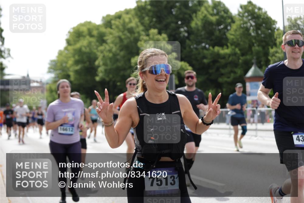 29.06.2025 - hella hamburg halbmarathon Jannik Wohlers http://msf.ph/oto/8341620 29.06.2025 10:42:17 Lombardsbrücke 1656, 1964, 1994, 2134, 2401, 2538, 2580, 2940, 2941, 3283, 3874, 4092, 4105, 4334, 4385, 4778, 5417, 6120, 6764, 7513, 8161, 8529, 8816, 10454, 10697, 11142, 11710, 12151, 12441, 13070, 13241, 13776, 14042, 14084, 14126, 14170, 14556, 14636, 14694, 14769, 15168, 15190, 15219, 15221, 15820, 15977, 16612, 16892 meine-sportfotos.de