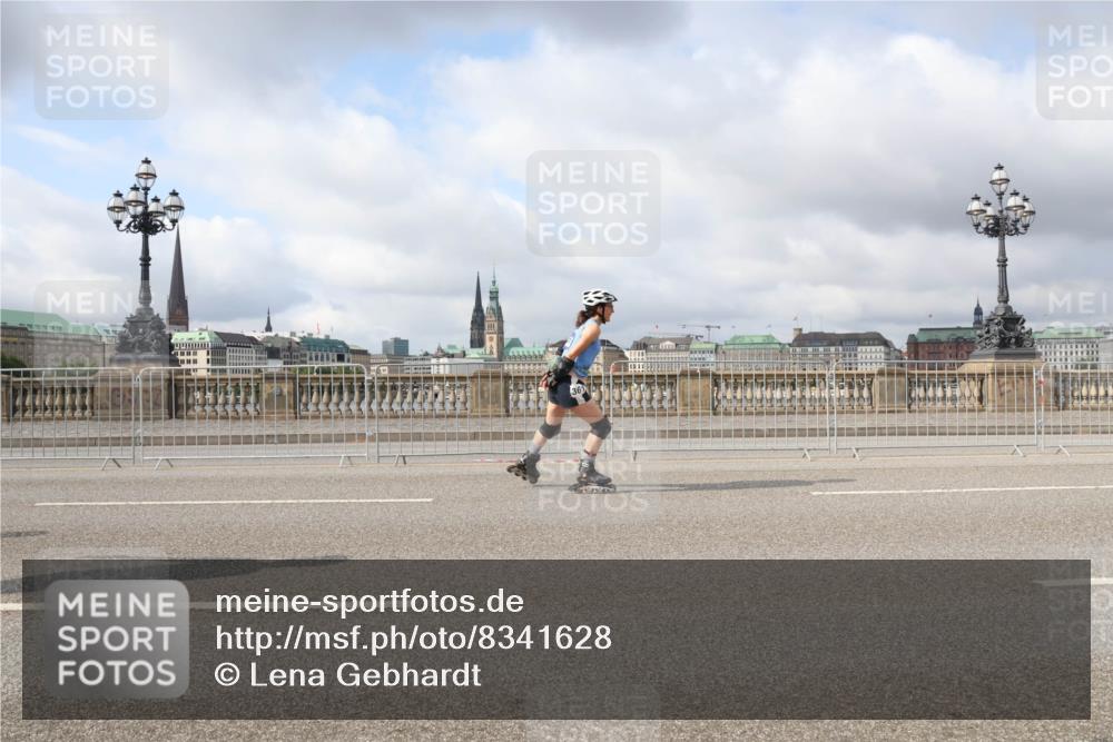 29.06.2025 - hella hamburg halbmarathon Lena Gebhardt http://msf.ph/oto/8341628 29.06.2025 09:09:06 Lombardsbrücke  meine-sportfotos.de