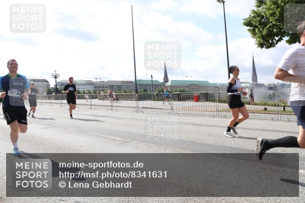 29.06.2025 - hella hamburg halbmarathon Lena Gebhardt http://msf.ph/oto/8341631 29.06.2025 10:00:42 Lombardsbrücke 10746, 1019, 1180, 1526, 1544, 1568, 1583, 1611, 1681, 2027, 2086, 2236, 2346, 2426, 2474, 2606, 2652, 2730, 2982, 3042, 3059, 3141, 3177, 3319, 3400, 3740, 3794, 3861, 3983, 4419, 4579, 4594, 4616, 4708, 4767, 4813, 4940, 4945, 5033, 5418, 5643, 5728, 5870, 6082, 6084, 6104, 6138, 6147, 6220, 6260, 6443, 6470, 6714, 6757, 7757, 7759, 7761, 8255, 8326, 8478, 8632, 8923, 9124, 9553, 9555, 9577, 10074, 10271, 10599 meine-sportfotos.de