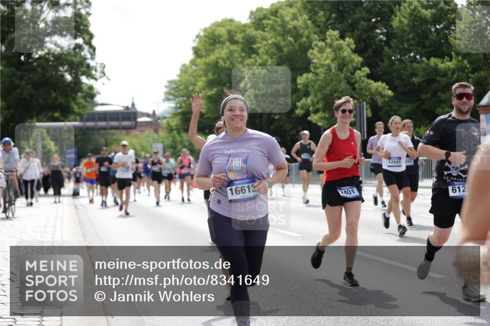 29.06.2025 - hella hamburg halbmarathon Jannik Wohlers http://msf.ph/oto/8341649 29.06.2025 10:42:18 Lombardsbrücke 1656, 1964, 1994, 2134, 2401, 2538, 2580, 2940, 2941, 3283, 3874, 4092, 4105, 4334, 4385, 4778, 5417, 6120, 6764, 7513, 8161, 8529, 10454, 10697, 11142, 11710, 12151, 12441, 13070, 13241, 13776, 14042, 14084, 14126, 14170, 14556, 14636, 14694, 14769, 15168, 15190, 15219, 15221, 15820, 15977, 16612, 16892 meine-sportfotos.de
