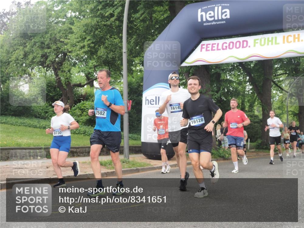 29.06.2025 - hella hamburg halbmarathon KatJ http://msf.ph/oto/8341651 29.06.2025 10:48:43 Zwischen KM18-KM19 1188, 1568, 1726, 1823, 2582, 5299, 5305, 5547, 7658, 8730 meine-sportfotos.de