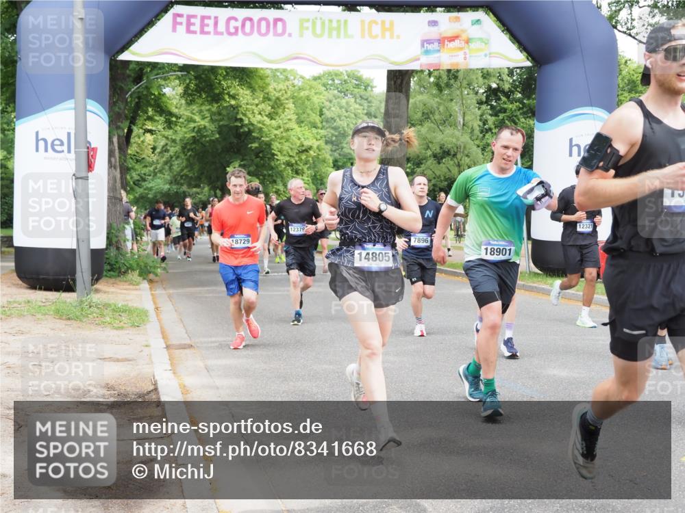 29.06.2025 - hella hamburg halbmarathon MichiJ http://msf.ph/oto/8341668 29.06.2025 10:40:11 Zwischen KM18-KM19 2208, 3715, 4065, 5378, 5638, 6481, 7896, 8273, 8587, 8651, 12135, 12321, 12379, 13032, 13211, 13289, 14805, 15643, 16320, 17198, 18729, 18901 meine-sportfotos.de
