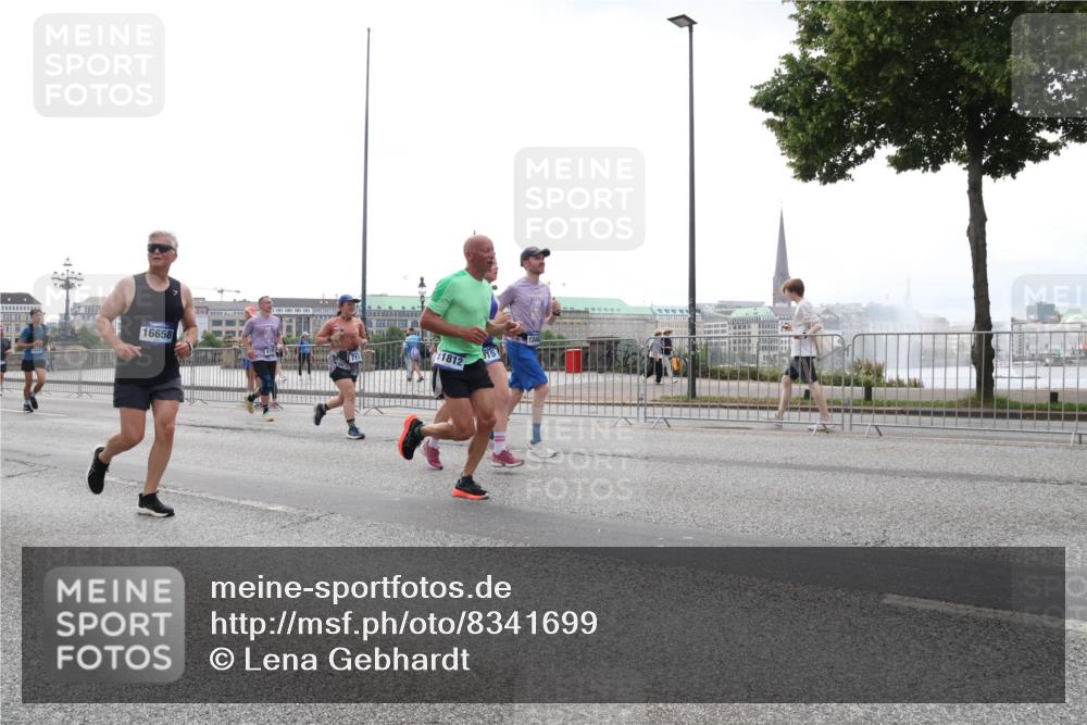 29.06.2025 - hella hamburg halbmarathon Lena Gebhardt http://msf.ph/oto/8341699 29.06.2025 10:38:16 Lombardsbrücke 11812, 16658, 515, 1196, 1394, 1457, 1578, 1596, 1721, 1742, 1791, 1799, 1901, 1966, 1985, 2113, 2151, 2498, 2786, 3010, 3094, 3095, 3242, 3246, 3286, 3338, 3635, 3636, 3716, 3777, 3841, 3880, 4139, 4155, 4159, 4414, 4883, 4921, 5085, 5089, 5139, 5155, 5300, 5617, 5684, 5713, 5735, 6199, 6200, 6362, 6697, 6751, 6930, 7117, 7118, 7165, 7244, 7371, 7552, 7561, 7629, 7692, 7696, 7868, 7914, 8985, 10836, 11087, 11543 meine-sportfotos.de