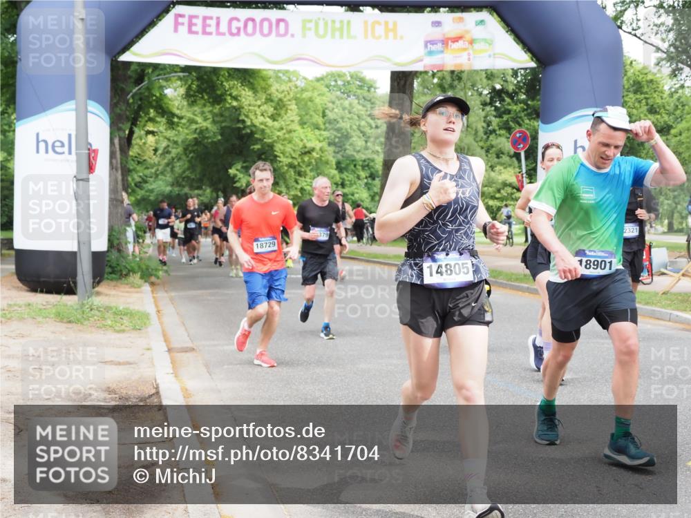 29.06.2025 - hella hamburg halbmarathon MichiJ http://msf.ph/oto/8341704 29.06.2025 10:40:11 Zwischen KM18-KM19 2208, 3715, 4065, 5378, 5638, 6481, 7896, 8273, 8587, 8651, 12135, 12321, 12379, 13032, 13211, 13289, 14805, 15643, 16320, 17198, 18729, 18901 meine-sportfotos.de