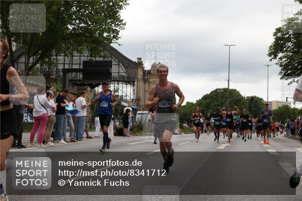 29.06.2025 - hella hamburg halbmarathon Yannick Fuchs http://msf.ph/oto/8341712 29.06.2025 10:52:13 20KM 1319, 1595, 1833, 2250, 2488, 2656, 2840, 3251, 3859, 4319, 4502, 4550, 4632, 4708, 4767, 5277, 5341, 5675, 5926, 6104, 6138, 6147, 6592, 7082, 7138, 7189, 7856, 8322, 8585, 9230, 9316, 10020, 10319, 10703, 10788, 11394, 11645, 11846, 12378, 12495, 12585, 12879, 13287, 13512, 13694, 13816, 13880, 14266, 14571, 15197, 15434, 15527, 16189, 16531, 17405, 17531, 17827, 18068, 18180, 18492, 18501, 18587, 18727, 18985 meine-sportfotos.de