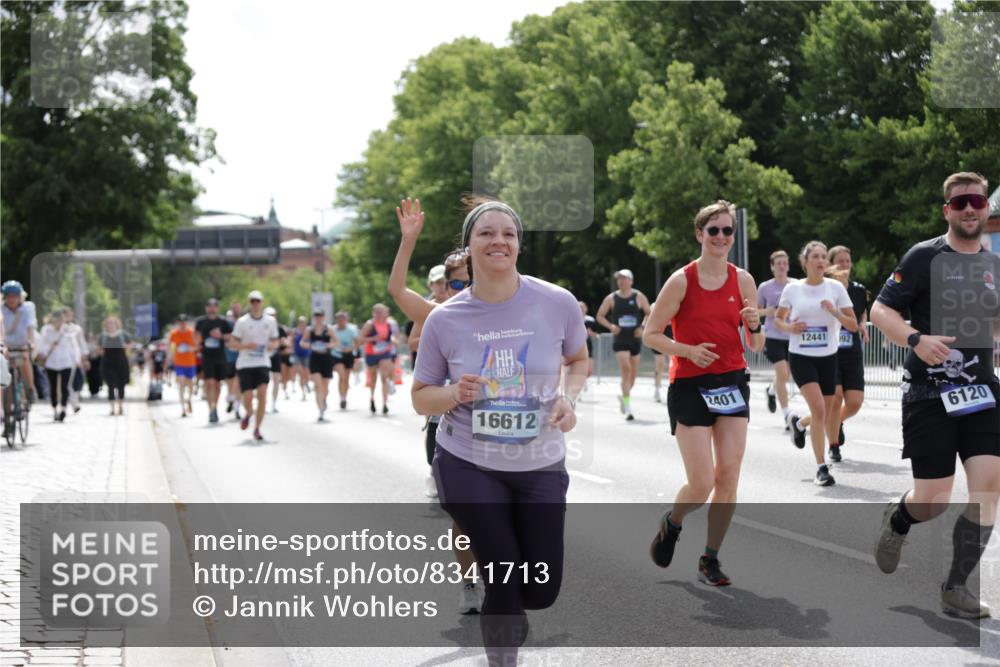 29.06.2025 - hella hamburg halbmarathon Jannik Wohlers http://msf.ph/oto/8341713 29.06.2025 10:42:18 Lombardsbrücke 1656, 1964, 1994, 2134, 2401, 2538, 2580, 2940, 2941, 3283, 3874, 4092, 4105, 4334, 4385, 4778, 5417, 6120, 6764, 7513, 8161, 8529, 10454, 10697, 11142, 11710, 12151, 12441, 13070, 13241, 13776, 14042, 14084, 14126, 14170, 14556, 14636, 14694, 14769, 15168, 15190, 15219, 15221, 15820, 15977, 16612, 16892 meine-sportfotos.de