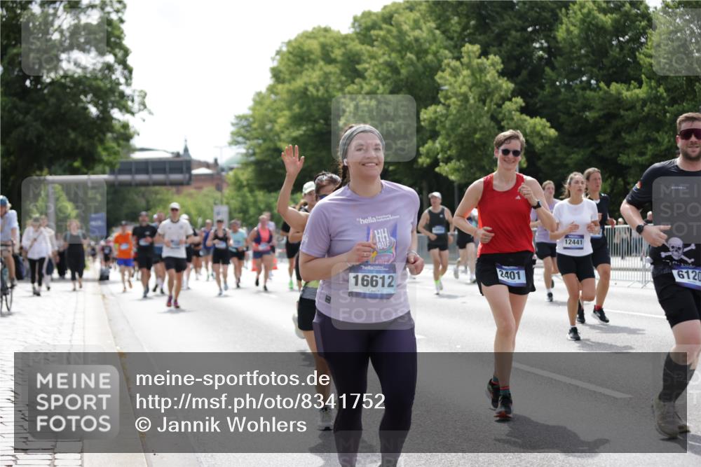 29.06.2025 - hella hamburg halbmarathon Jannik Wohlers http://msf.ph/oto/8341752 29.06.2025 10:42:18 Lombardsbrücke 1656, 1964, 1994, 2134, 2401, 2538, 2580, 2940, 2941, 3283, 3874, 4092, 4105, 4334, 4385, 4778, 5417, 6120, 6764, 7513, 8161, 8529, 10454, 10697, 11142, 11710, 12151, 12441, 13070, 13241, 13776, 14042, 14084, 14126, 14170, 14556, 14636, 14694, 14769, 15168, 15190, 15219, 15221, 15820, 15977, 16612, 16892 meine-sportfotos.de