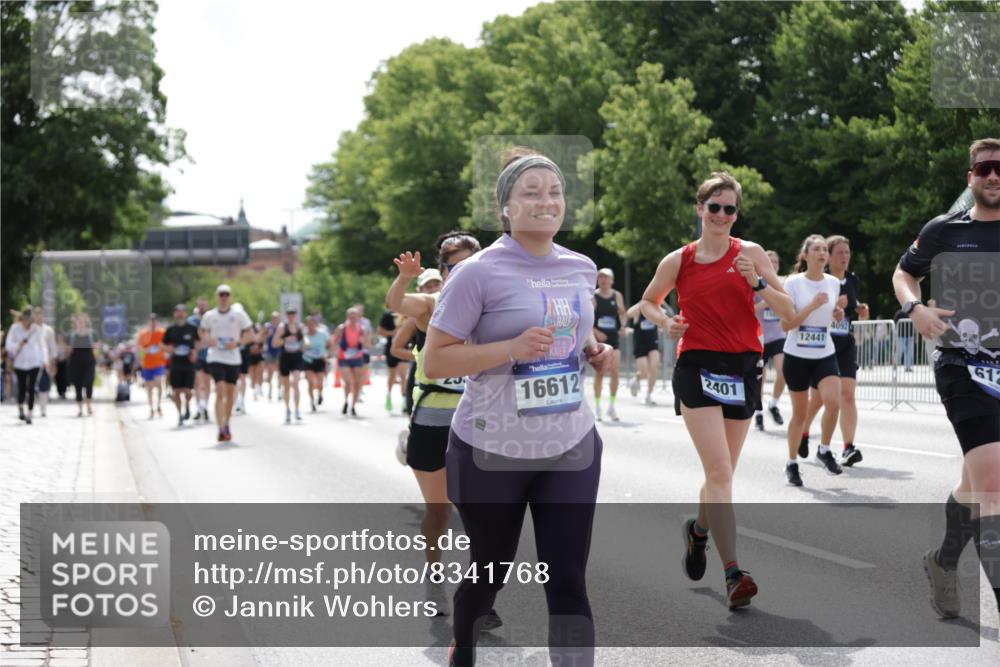 29.06.2025 - hella hamburg halbmarathon Jannik Wohlers http://msf.ph/oto/8341768 29.06.2025 10:42:18 Lombardsbrücke 1656, 1964, 1994, 2134, 2401, 2538, 2580, 2940, 2941, 3283, 3874, 4092, 4105, 4334, 4385, 4778, 5417, 6120, 6764, 7513, 8161, 8529, 10454, 10697, 11142, 11710, 12151, 12441, 13070, 13241, 13776, 14042, 14084, 14126, 14170, 14556, 14636, 14694, 14769, 15168, 15190, 15219, 15221, 15820, 15977, 16612, 16892 meine-sportfotos.de