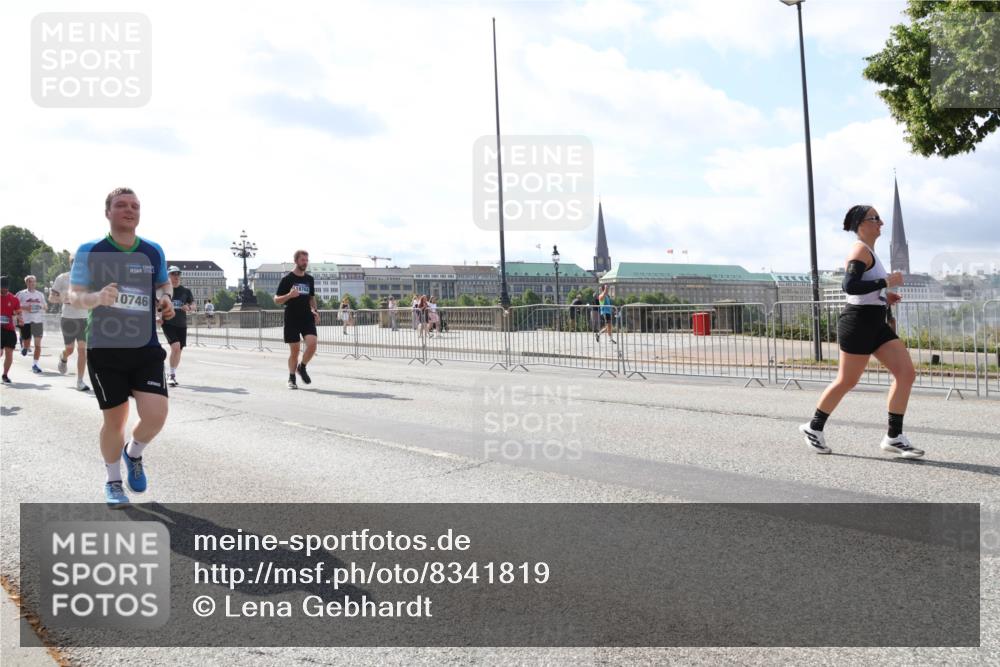 29.06.2025 - hella hamburg halbmarathon Lena Gebhardt http://msf.ph/oto/8341819 29.06.2025 10:00:42 Lombardsbrücke 0746, 18762, 1019, 1180, 1526, 1544, 1568, 1583, 1611, 1681, 2027, 2086, 2236, 2346, 2426, 2474, 2606, 2652, 2730, 2982, 3042, 3059, 3141, 3177, 3319, 3400, 3740, 3794, 3861, 3983, 4419, 4579, 4594, 4616, 4708, 4767, 4813, 4940, 4945, 5033, 5418, 5643, 5728, 5870, 6082, 6084, 6104, 6138, 6147, 6220, 6260, 6443, 6470, 6714, 6757, 7757, 7759, 7761, 8255, 8326, 8478, 8632, 8923, 9124, 9553, 9555, 9577, 10074, 10271, 10599 meine-sportfotos.de