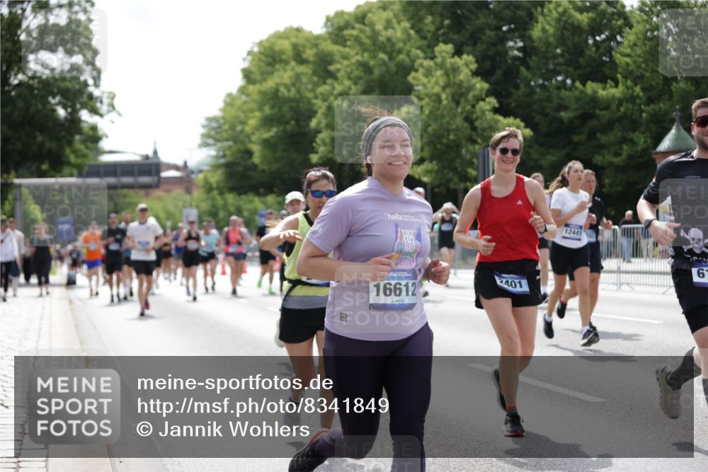 29.06.2025 - hella hamburg halbmarathon Jannik Wohlers http://msf.ph/oto/8341849 29.06.2025 10:42:18 Lombardsbrücke 1656, 1964, 1994, 2134, 2401, 2538, 2580, 2940, 2941, 3283, 3874, 4092, 4105, 4334, 4385, 4778, 5417, 6120, 6764, 7513, 8161, 8529, 10454, 10697, 11142, 11710, 12151, 12441, 13070, 13241, 13776, 14042, 14084, 14126, 14170, 14556, 14636, 14694, 14769, 15168, 15190, 15219, 15221, 15820, 15977, 16612, 16892 meine-sportfotos.de