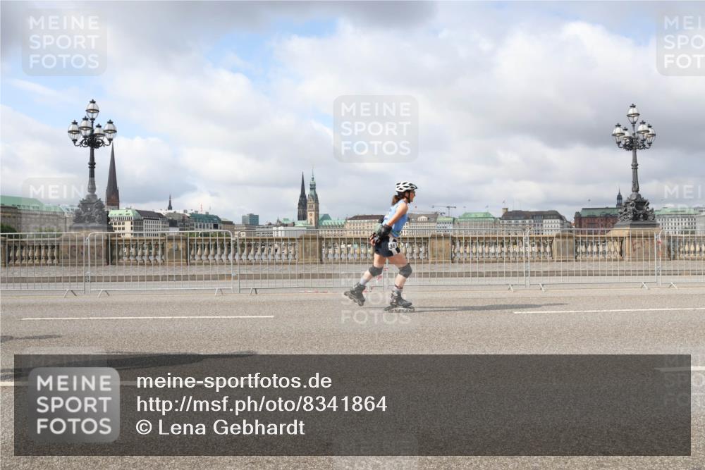 29.06.2025 - hella hamburg halbmarathon Lena Gebhardt http://msf.ph/oto/8341864 29.06.2025 09:09:06 Lombardsbrücke  meine-sportfotos.de