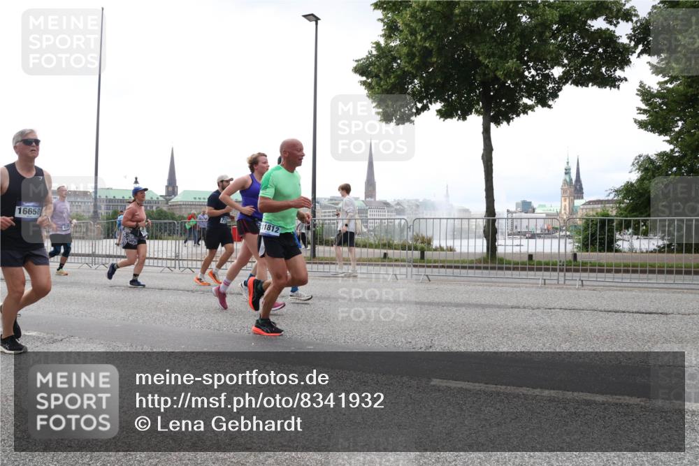29.06.2025 - hella hamburg halbmarathon Lena Gebhardt http://msf.ph/oto/8341932 29.06.2025 10:38:17 Lombardsbrücke 16658, 71, 11812, 1196, 1394, 1457, 1578, 1596, 1721, 1742, 1791, 1799, 1901, 1966, 1985, 2113, 2151, 2498, 2786, 3010, 3094, 3095, 3216, 3242, 3246, 3286, 3338, 3635, 3636, 3716, 3777, 3841, 3880, 4139, 4155, 4159, 4414, 4883, 4921, 5085, 5089, 5139, 5155, 5300, 5617, 5684, 5713, 5735, 6199, 6200, 6362, 6697, 6751, 6930, 7117, 7118, 7165, 7244, 7371, 7552, 7561, 7629, 7692, 7696, 7868, 7914, 8985, 10836, 11087, 11543 meine-sportfotos.de