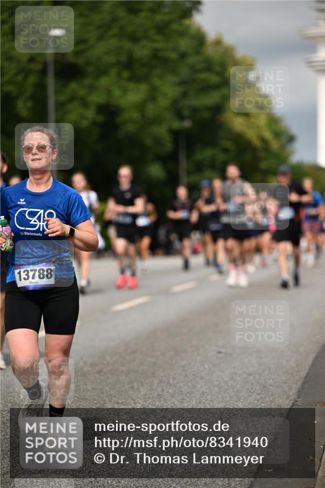 29.06.2025 - hella hamburg halbmarathon Dr. Thomas Lammeyer http://msf.ph/oto/8341940 29.06.2025 10:18:10 Kennedybrücke 1406, 2990, 3154, 3728, 3756, 3939, 4962, 5546, 5670, 5719, 6028, 6083, 6089, 7209, 7802, 7840, 7991, 8001, 8147, 8409, 9141, 9845, 10610, 11355 meine-sportfotos.de