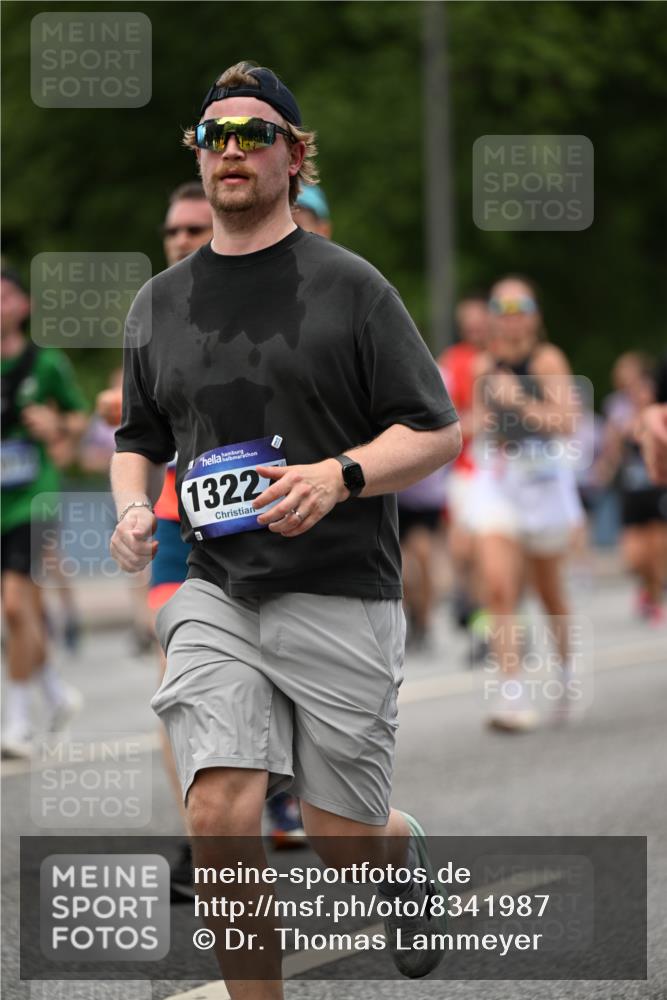 29.06.2025 - hella hamburg halbmarathon Dr. Thomas Lammeyer http://msf.ph/oto/8341987 29.06.2025 10:40:21 Kennedybrücke 1036, 1102, 1183, 1284, 1336, 1717, 2352, 2588, 3243, 3741, 3990, 4902, 4937, 5012, 5240, 5246, 5531, 6021, 6381, 6845, 6896, 7111, 7275, 7927, 8356, 8947, 9295, 10047, 10119, 10336, 10341, 10567, 11010, 11187, 11198 meine-sportfotos.de