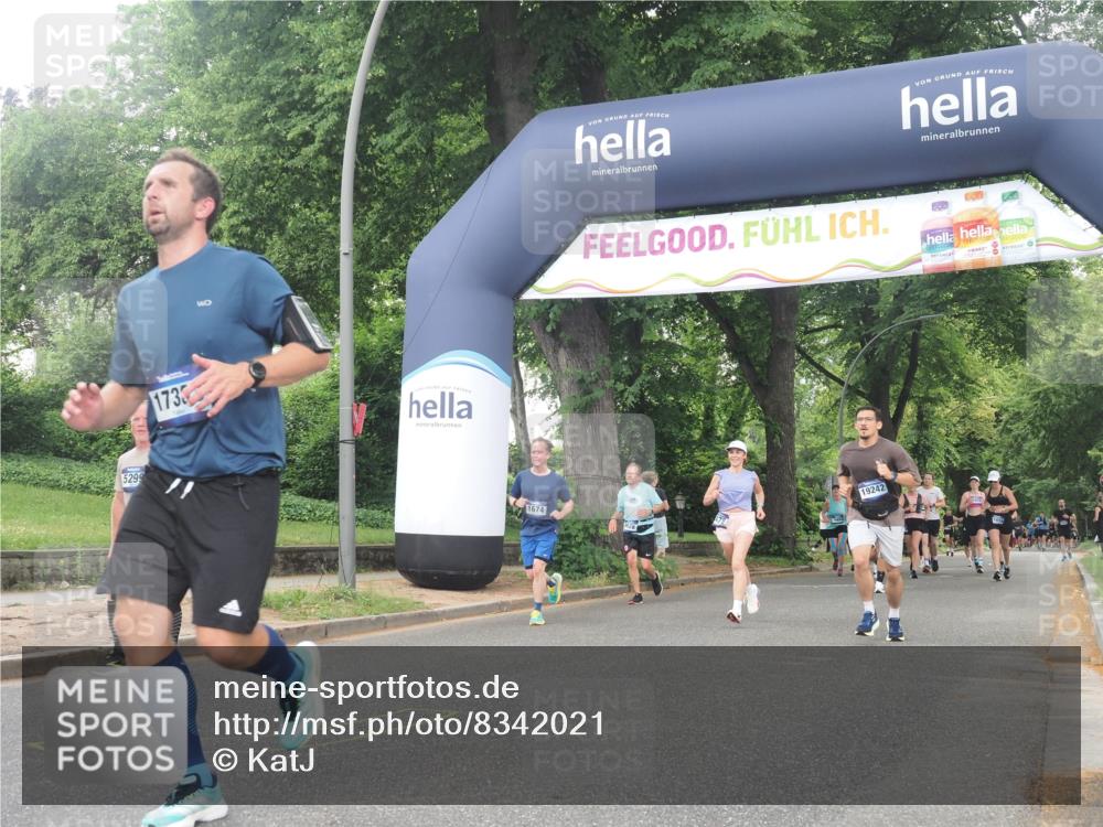29.06.2025 - hella hamburg halbmarathon KatJ http://msf.ph/oto/8342021 29.06.2025 10:48:50 Zwischen KM18-KM19 1726, 1823, 5299, 5305, 6602, 7636, 7658, 8045, 8730 meine-sportfotos.de