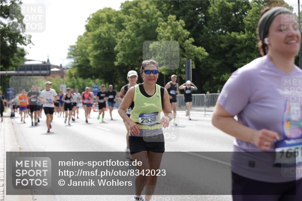 29.06.2025 - hella hamburg halbmarathon Jannik Wohlers http://msf.ph/oto/8342023 29.06.2025 10:42:19 Lombardsbrücke 1656, 1964, 1994, 2401, 2509, 2538, 2580, 2940, 2941, 3283, 3378, 3874, 4092, 4105, 4334, 4385, 4778, 5417, 6120, 6764, 7513, 8161, 8529, 10008, 10454, 10697, 11142, 11710, 12151, 12441, 13070, 13241, 13776, 14042, 14084, 14126, 14170, 14556, 14636, 14694, 14769, 15168, 15190, 15219, 15221, 15820, 15977, 16612, 16892 meine-sportfotos.de
