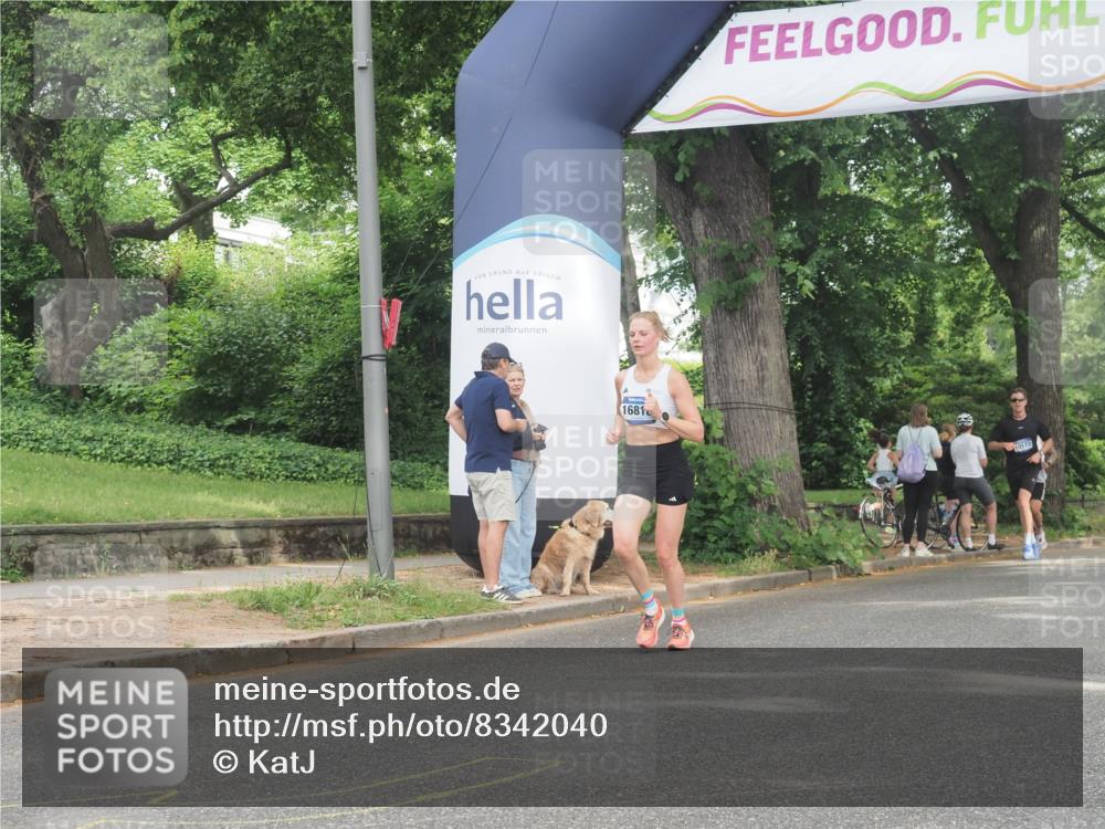 29.06.2025 - hella hamburg halbmarathon KatJ http://msf.ph/oto/8342040 29.06.2025 10:19:28 Zwischen KM18-KM19  meine-sportfotos.de
