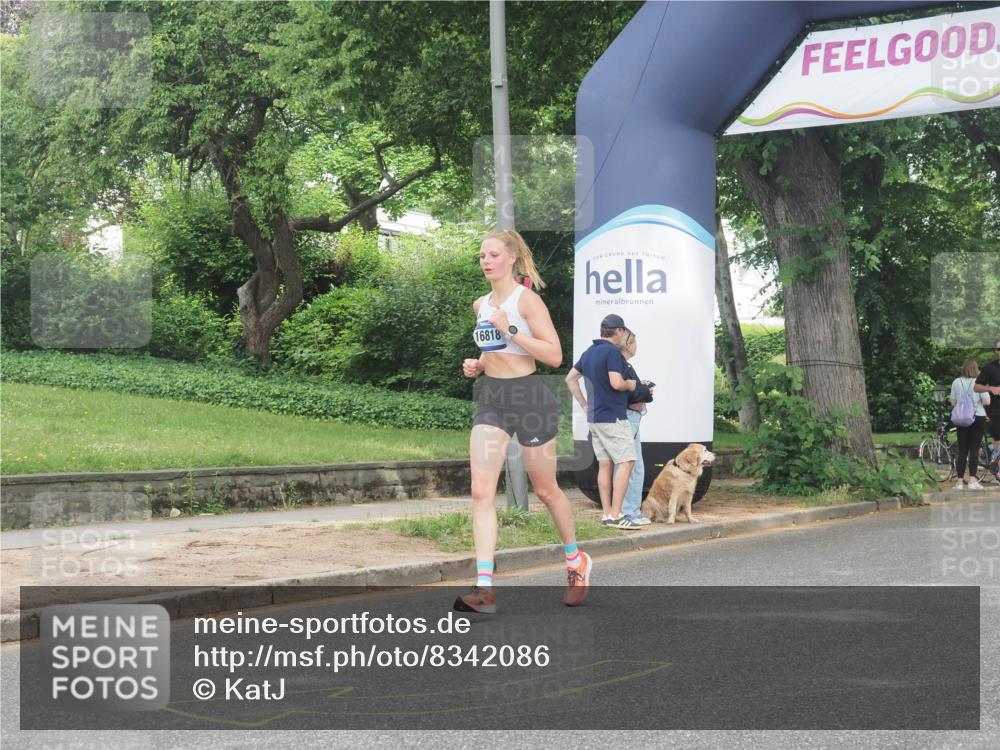 29.06.2025 - hella hamburg halbmarathon KatJ http://msf.ph/oto/8342086 29.06.2025 10:19:28 Zwischen KM18-KM19  meine-sportfotos.de
