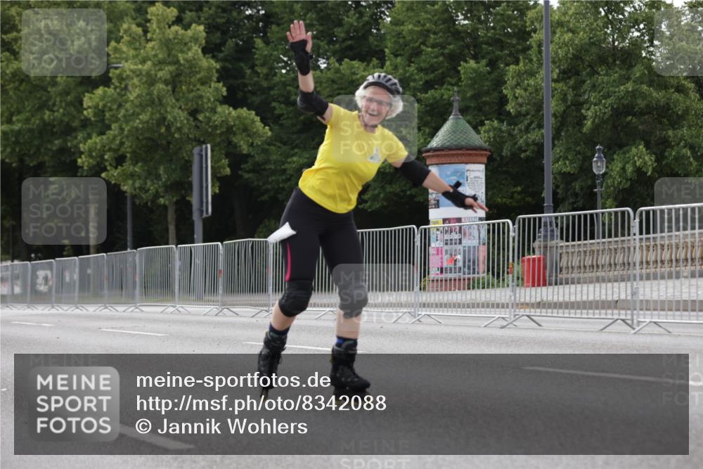 29.06.2025 - hella hamburg halbmarathon Jannik Wohlers http://msf.ph/oto/8342088 29.06.2025 09:02:22 Lombardsbrücke  meine-sportfotos.de