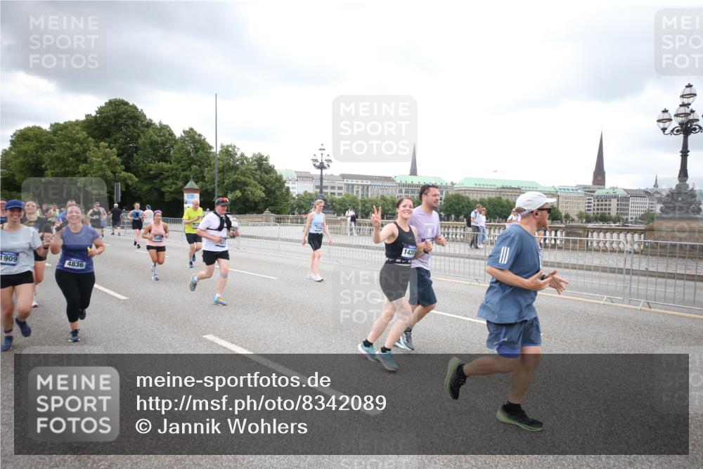 29.06.2025 - hella hamburg halbmarathon Jannik Wohlers http://msf.ph/oto/8342089 29.06.2025 10:55:44 Lombardsbrücke 1738, 1909, 2095, 2793, 3257, 3268, 4083, 4354, 4473, 4836, 5306, 5580, 5994, 6494, 6968, 7025, 7028, 7516, 7616, 8005, 8305, 8517, 9435, 9606, 9838, 10640, 10740, 10784, 10987, 11298, 11862, 11863, 12267, 12295, 12296, 12551, 13055, 13395, 13405, 13627, 14142, 14221, 14280, 14281, 15103, 15173, 15199, 15272, 15696, 15699, 16413, 16655, 16960, 17398, 17649, 17673, 18329, 18349, 19228 meine-sportfotos.de