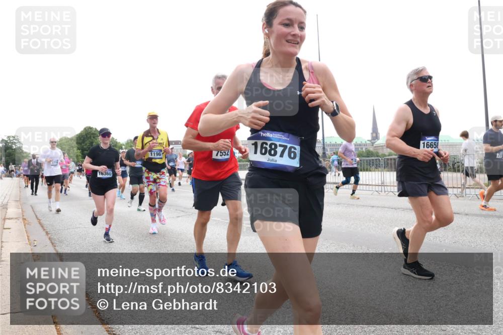 29.06.2025 - hella hamburg halbmarathon Lena Gebhardt http://msf.ph/oto/8342103 29.06.2025 10:38:17 Lombardsbrücke 3716, 16360, 7552, 1196, 16876, 16658, 71, 1196, 1394, 1457, 1578, 1596, 1721, 1742, 1791, 1799, 1901, 1966, 1985, 2113, 2151, 2498, 2786, 3010, 3094, 3095, 3216, 3242, 3246, 3286, 3338, 3635, 3636, 3716, 3777, 3841, 3880, 4139, 4155, 4159, 4414, 4883, 4921, 5085, 5089, 5139, 5155, 5300, 5617, 5684, 5713, 5735, 6199, 6200, 6362, 6697, 6751, 6930, 7117, 7118, 7165, 7244, 7371, 7552, 7561, 7629, 7692, 7696, 7868, 7914, 8985, 10836, 11087, 11543 meine-sportfotos.de