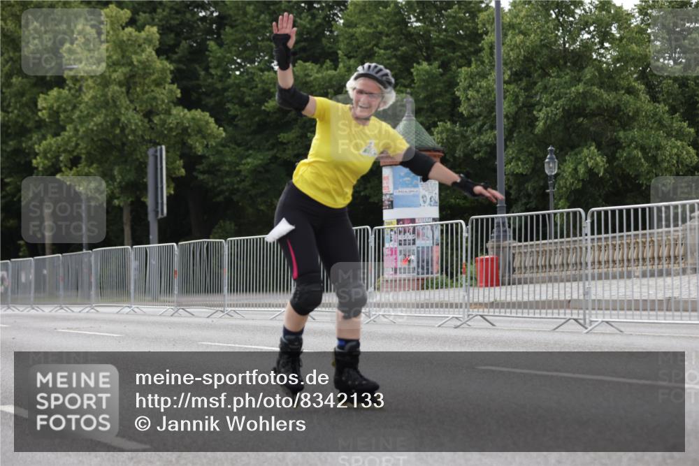 29.06.2025 - hella hamburg halbmarathon Jannik Wohlers http://msf.ph/oto/8342133 29.06.2025 09:02:22 Lombardsbrücke  meine-sportfotos.de