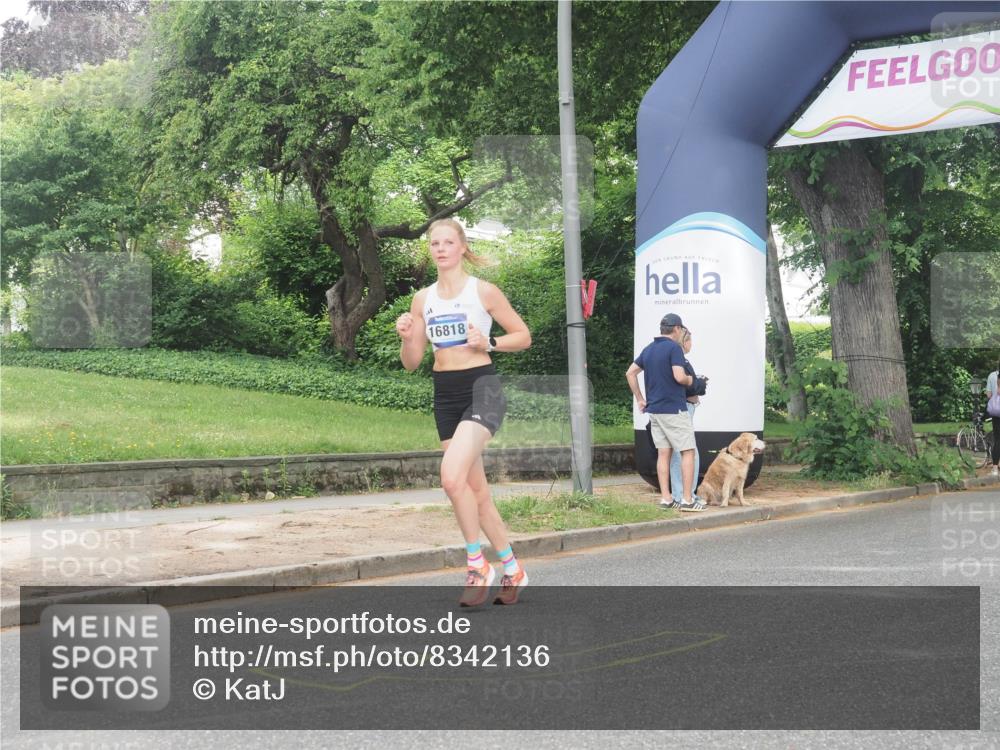 29.06.2025 - hella hamburg halbmarathon KatJ http://msf.ph/oto/8342136 29.06.2025 10:19:29 Zwischen KM18-KM19  meine-sportfotos.de