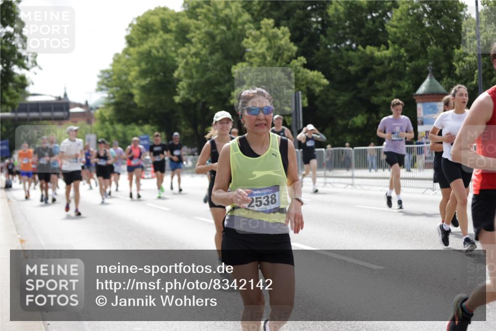 29.06.2025 - hella hamburg halbmarathon Jannik Wohlers http://msf.ph/oto/8342142 29.06.2025 10:42:19 Lombardsbrücke 1656, 1964, 1994, 2401, 2509, 2538, 2580, 2940, 2941, 3283, 3378, 3874, 4092, 4105, 4334, 4385, 4778, 5417, 6120, 6764, 7513, 8161, 8529, 10008, 10454, 10697, 11142, 11710, 12151, 12441, 13070, 13241, 13776, 14042, 14084, 14126, 14170, 14556, 14636, 14694, 14769, 15168, 15190, 15219, 15221, 15820, 15977, 16612, 16892 meine-sportfotos.de