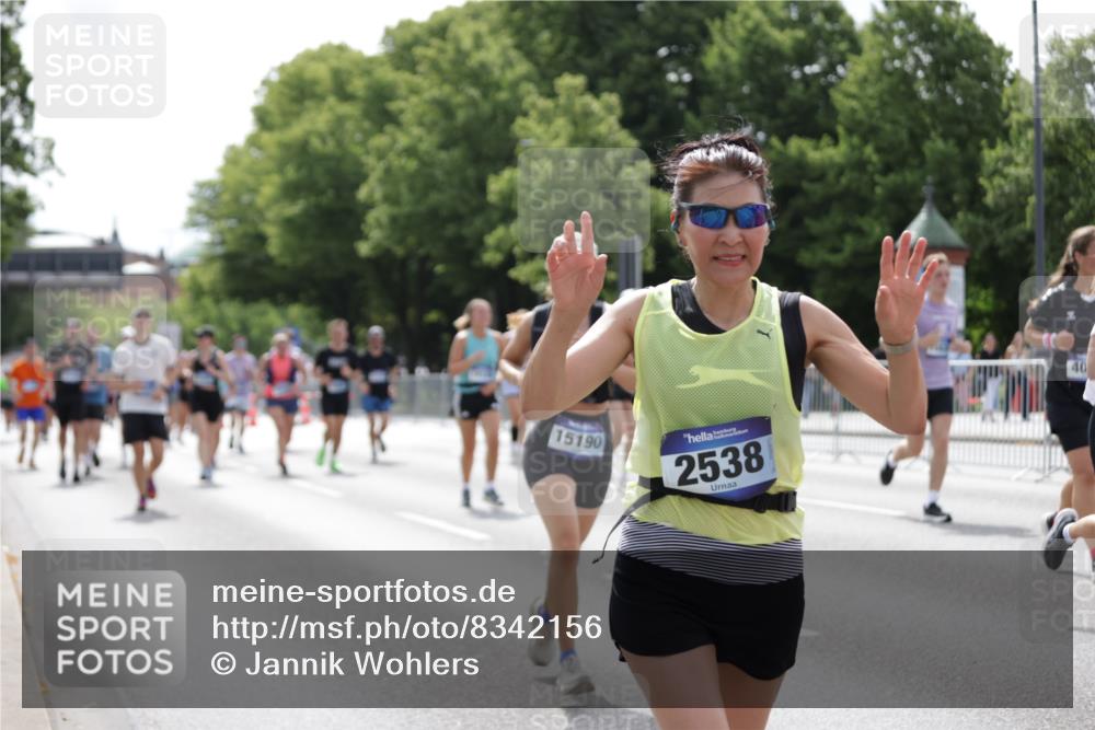 29.06.2025 - hella hamburg halbmarathon Jannik Wohlers http://msf.ph/oto/8342156 29.06.2025 10:42:20 Lombardsbrücke 1656, 1964, 1994, 2401, 2509, 2538, 2580, 2940, 2941, 3283, 3378, 3874, 4092, 4105, 4334, 4385, 4778, 5417, 6120, 6764, 7513, 8161, 8529, 10008, 10454, 10697, 11142, 11710, 12151, 12441, 13070, 13241, 13776, 14084, 14126, 14170, 14556, 14636, 14694, 15168, 15190, 15219, 15221, 15820, 15977, 16612, 16892 meine-sportfotos.de