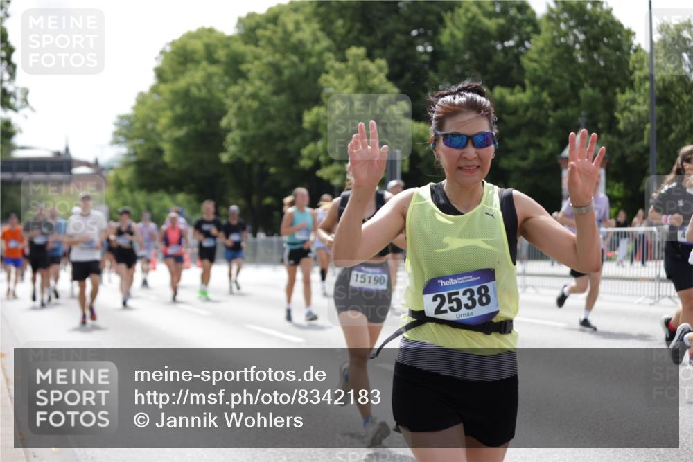 29.06.2025 - hella hamburg halbmarathon Jannik Wohlers http://msf.ph/oto/8342183 29.06.2025 10:42:20 Lombardsbrücke 1656, 1964, 1994, 2401, 2509, 2538, 2580, 2940, 2941, 3283, 3378, 3874, 4092, 4105, 4334, 4385, 4778, 5417, 6120, 6764, 7513, 8161, 8529, 10008, 10454, 10697, 11142, 11710, 12151, 12441, 13070, 13241, 13776, 14084, 14126, 14170, 14556, 14636, 14694, 15168, 15190, 15219, 15221, 15820, 15977, 16612, 16892 meine-sportfotos.de