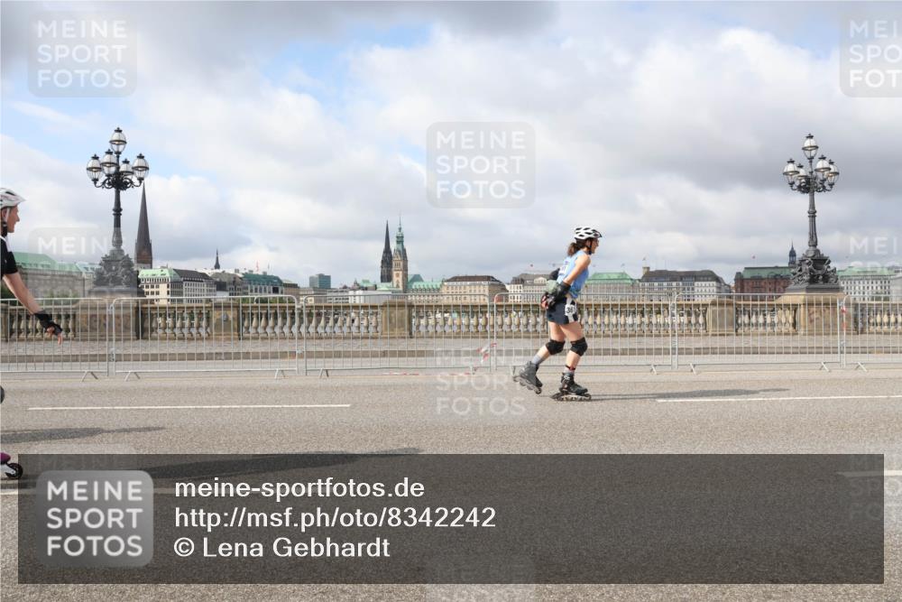 29.06.2025 - hella hamburg halbmarathon Lena Gebhardt http://msf.ph/oto/8342242 29.06.2025 09:09:06 Lombardsbrücke  meine-sportfotos.de